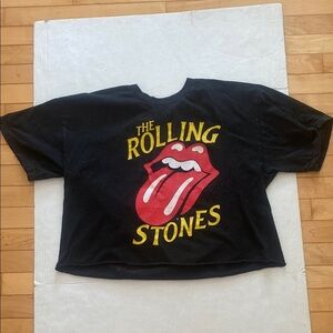 The Rolling Stones iconic Graphic Black & Red  Cropped Tee Size X-large